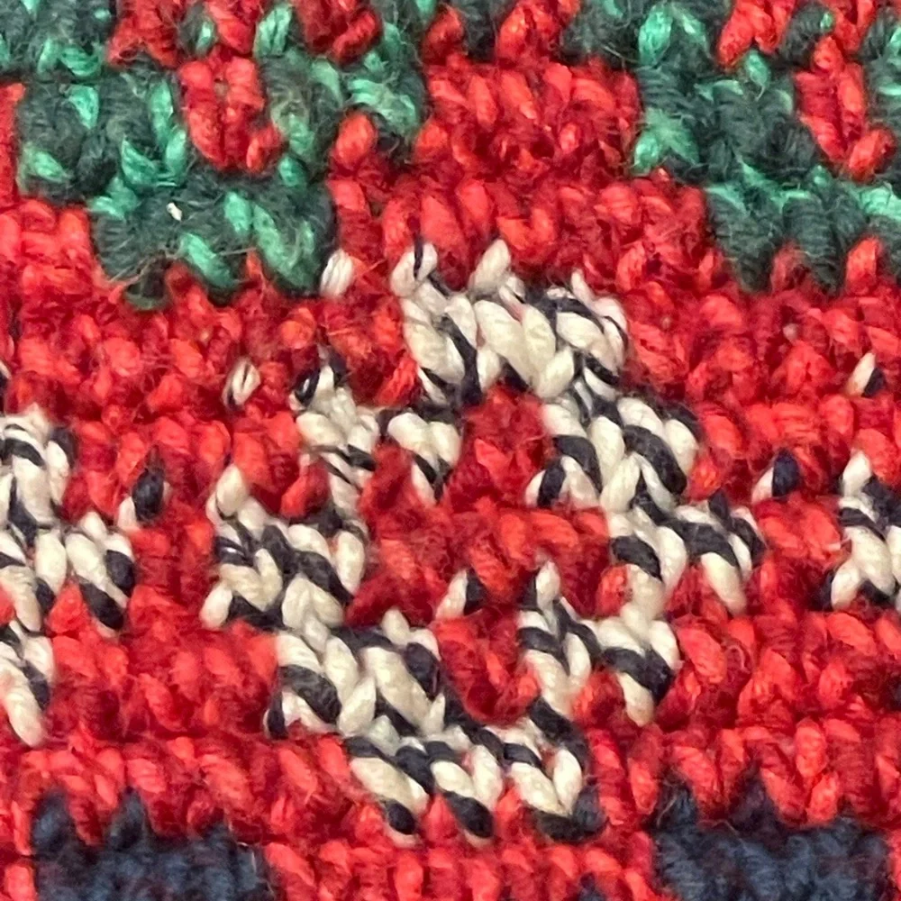 Women's Thick Crochet Knit Colorful Barrel Crossbody Bag - Picture 15 of 16